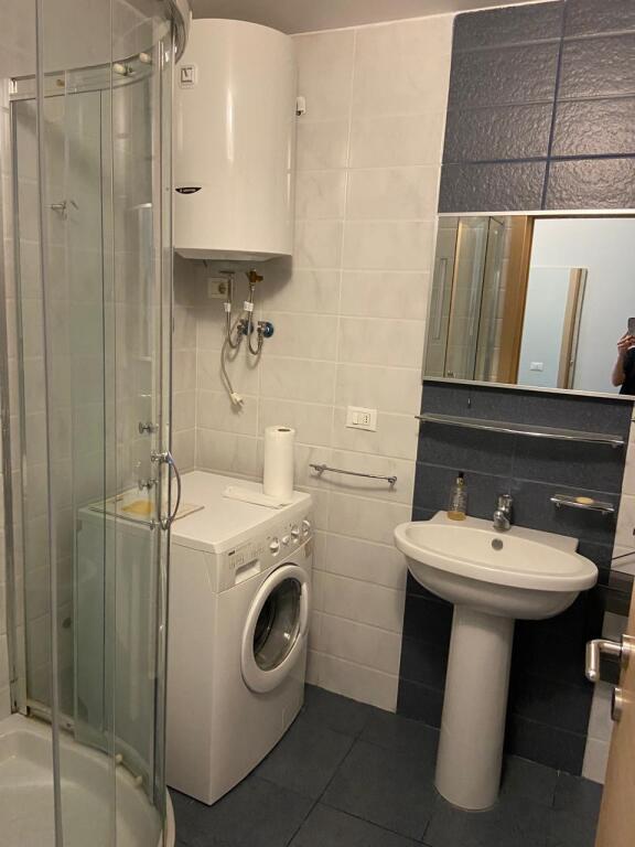 A 2+1 apartment is for rent near the Faculty of Law.