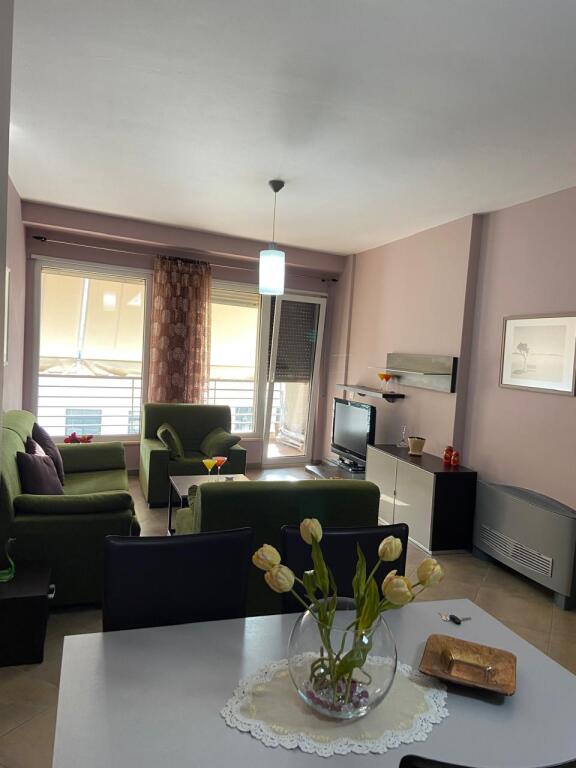 A 2+1 apartment is for rent near the Faculty of Law.