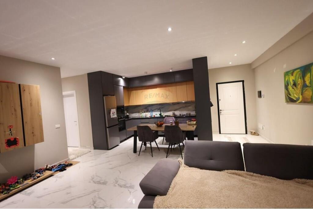 Apartament 3+1 ne shitje te Lake Land Residence!