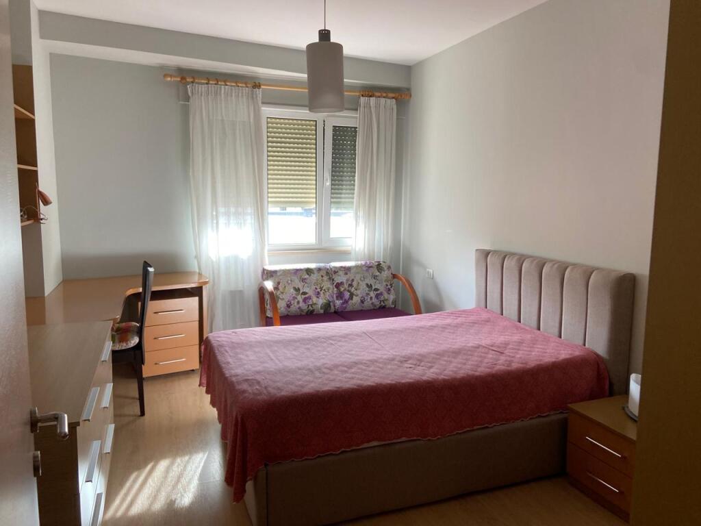 A 2+1 apartment is for rent near the Faculty of Law.