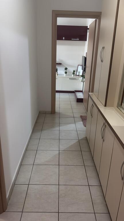 Apartament 2+1 me qira Astir 