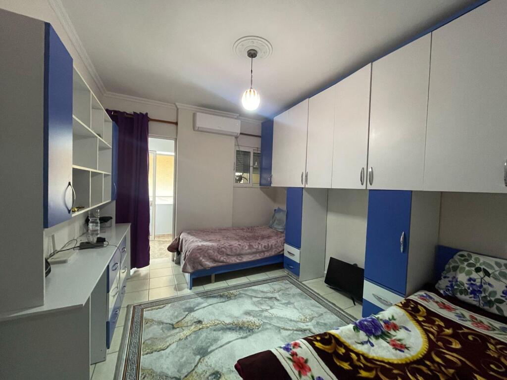 Affittasi appartamento 2+1+1 con balcone