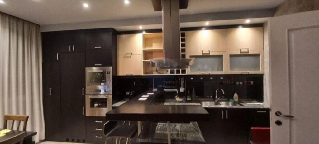 Jepet Apartament 3+1 Me Qera Tek Ambasada Amerikane
