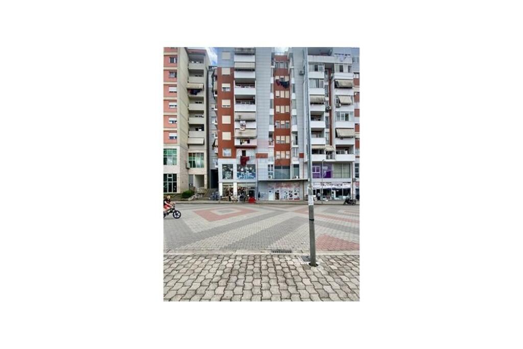 1+1 apartment for rent near the old Electric Market.