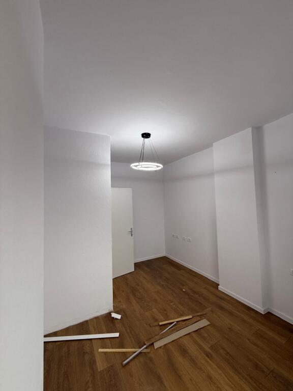 2+1, invested, at the new market, 180,000 euros negotiable.