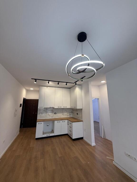 2+1, invested, at the new market, 180,000 euros negotiable.