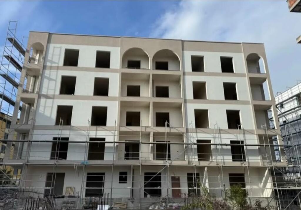 Apartment 1+1 for sale in Golem.
