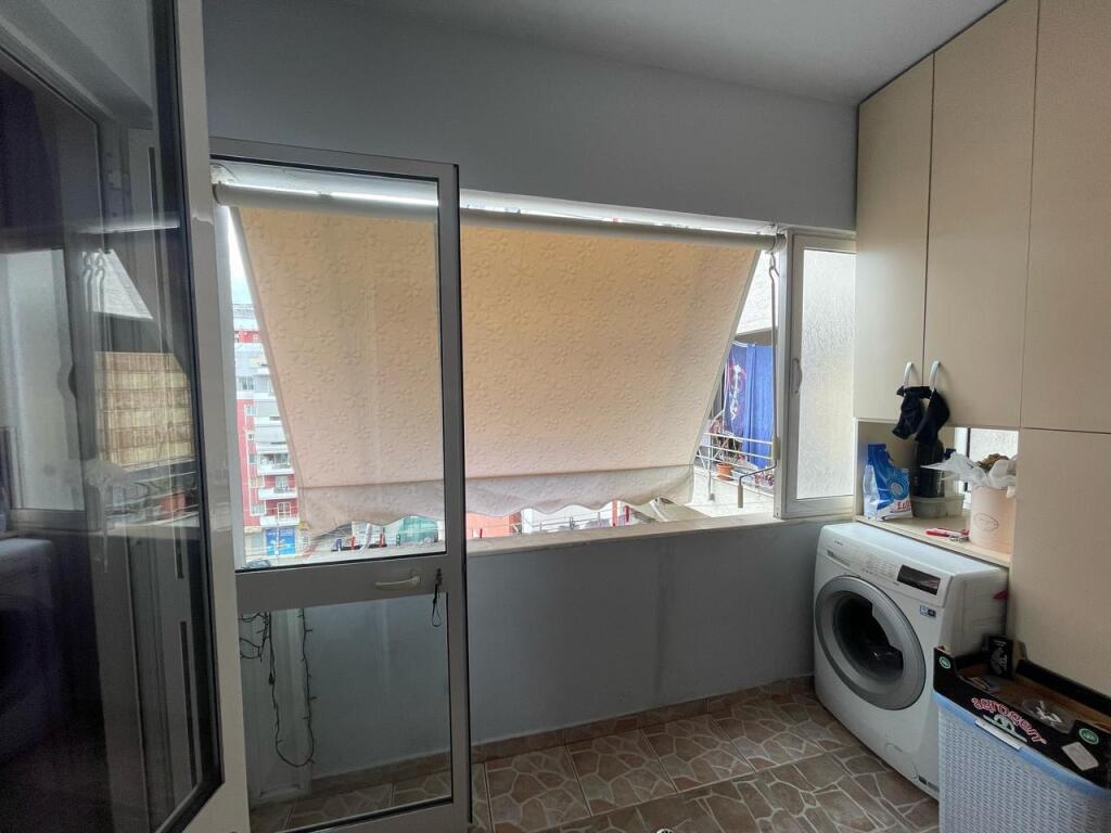 Affittasi appartamento 2+1+1 con balcone