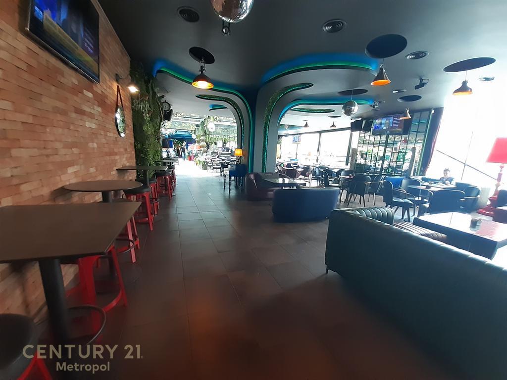 Vendesi ambiente commerciale - Lounge ad Astir - 1200m2