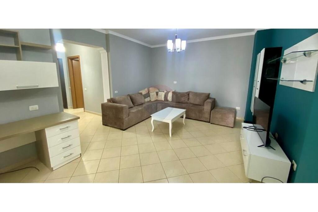 1+1 apartment for rent near the old Electric Market.