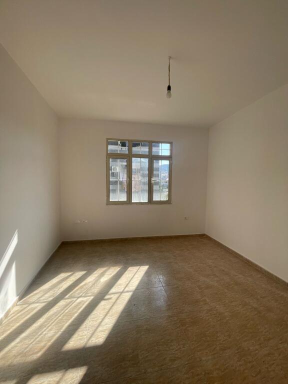 SHITET APARTAMENT 5+1 KOMUNA E PARISIT  230.000 EURO