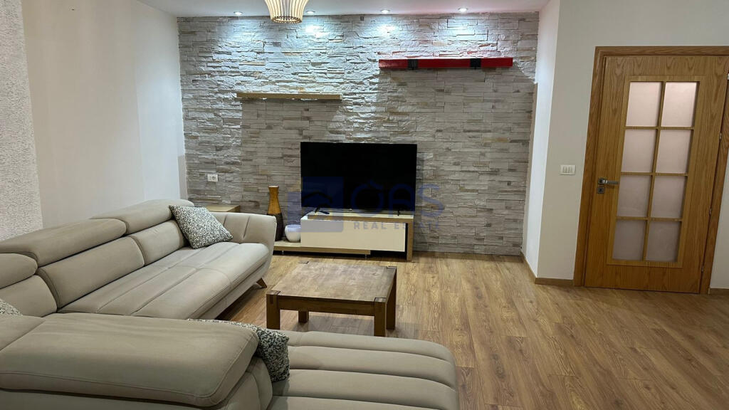 Apartment 2+1 for rent on Kavaja Street 620 euros.