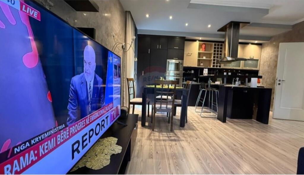Jepet Apartament 3+1 Me Qera Tek Ambasada Amerikane