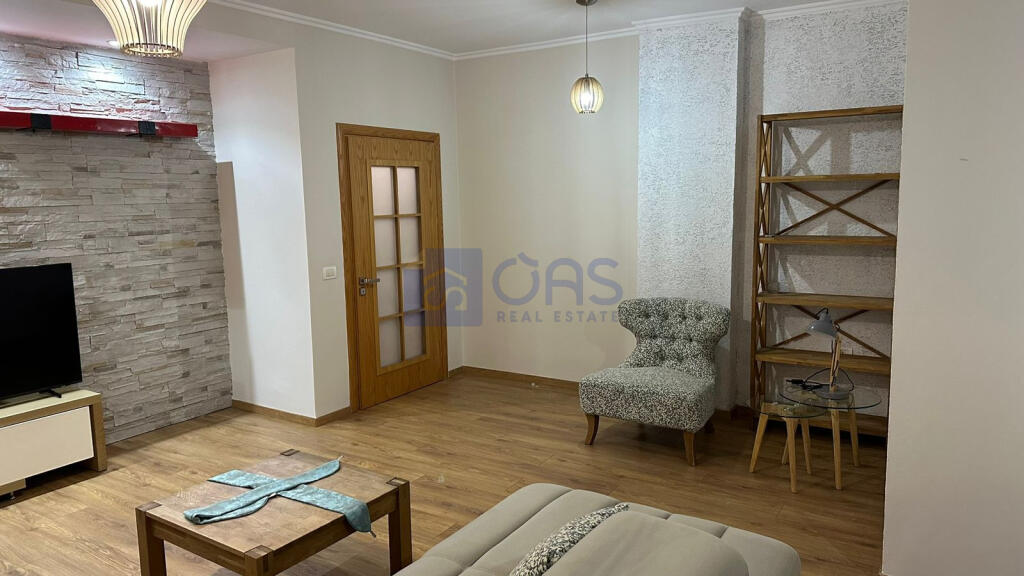 Apartment 2+1 for rent on Kavaja Street 620 euros.