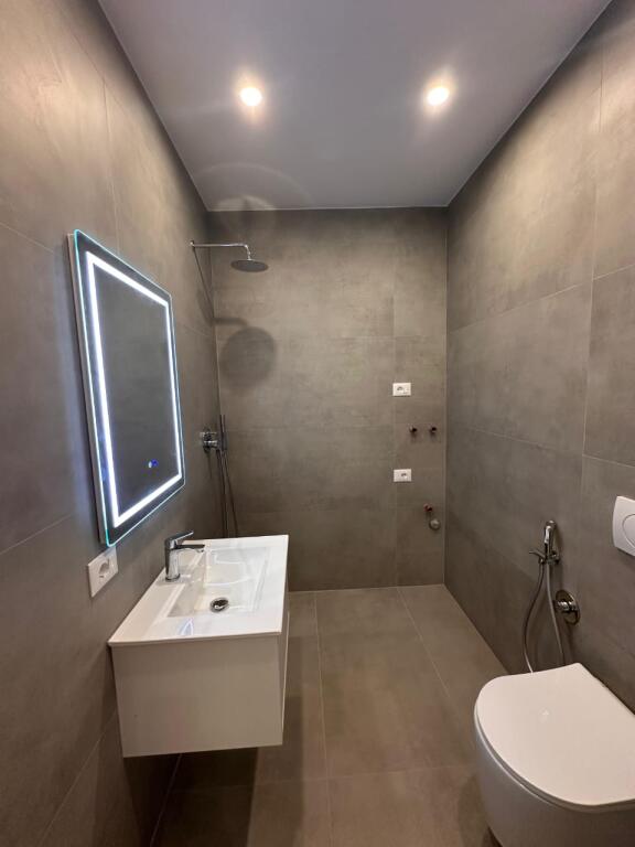 Apartament 1+1 per qira te Ish Tregu Elektrik 