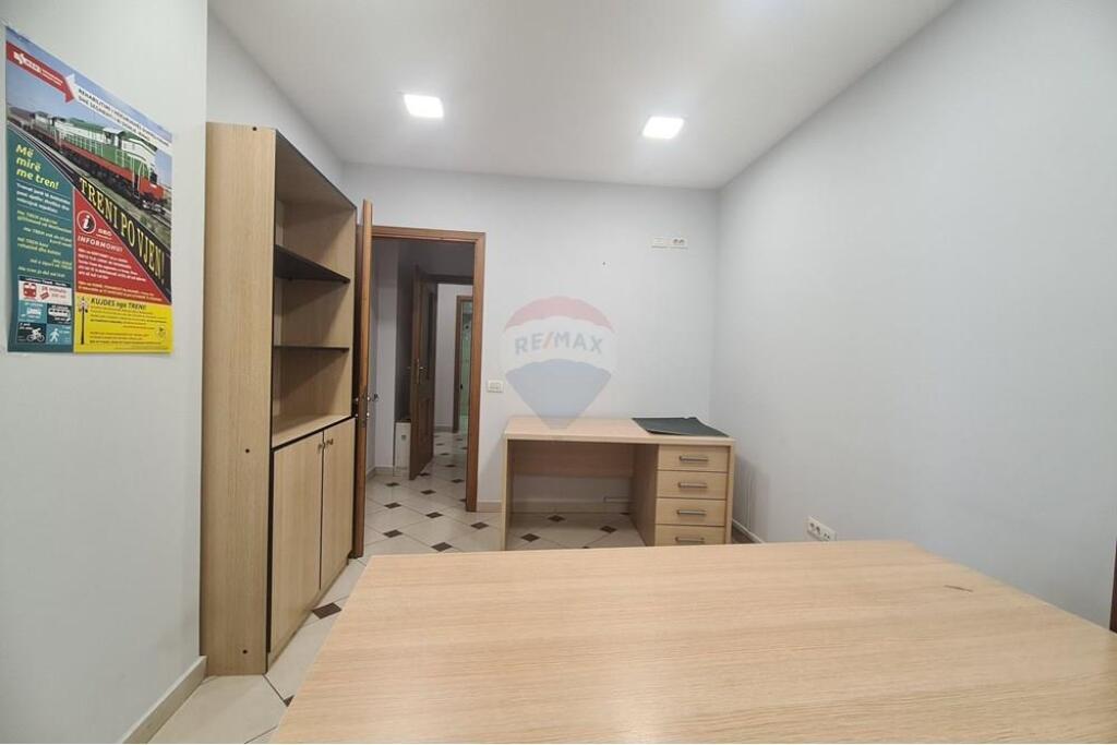 Zyrë për qira Rruga Brigada VIII