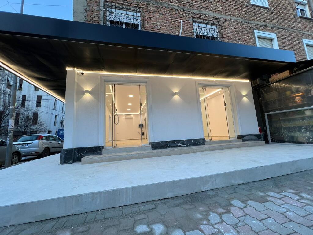 🚨For sale, Binzesi space for €370,000 negotiable 📍Frederik Shiroka Street, Near Kavaja Road