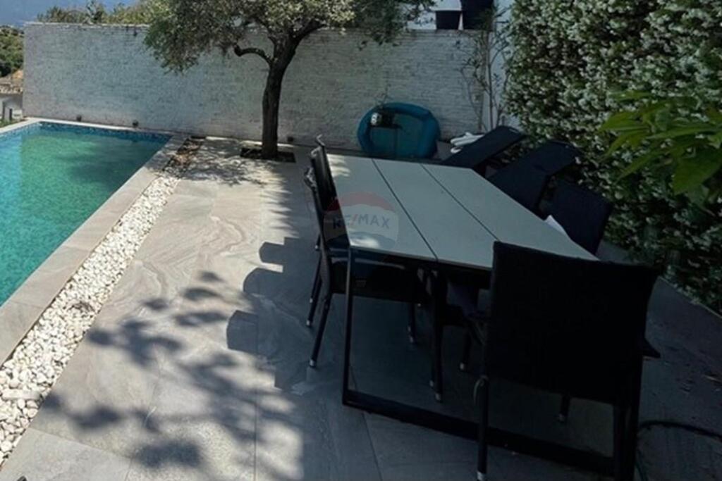 Vila me Pishinë në Rezidencën Kodra e Diellit 2