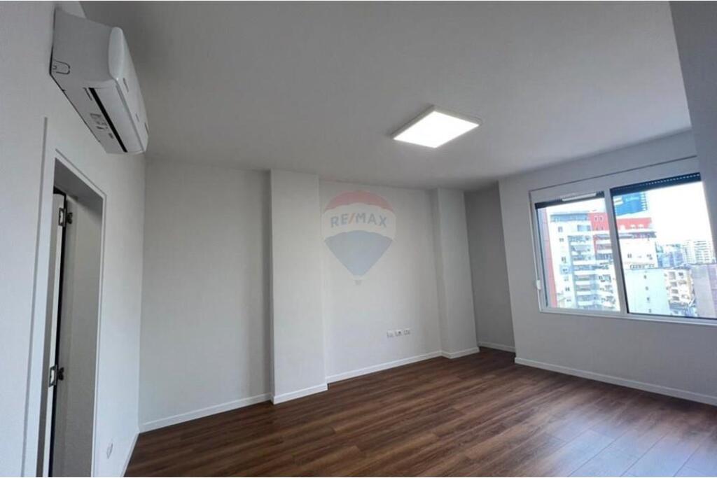 OFFICE FOR RENT OPPOSITE TOPTANI
