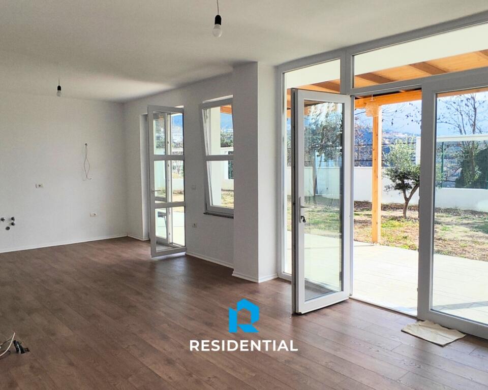 In Linze si vende un appartamento 3+1 con giardino.