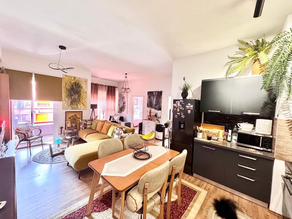 Appartamento in Vendita: 2 Camere da Letto + Balcone 📍Ali Demi – (Mangalem 21) || 129,500€