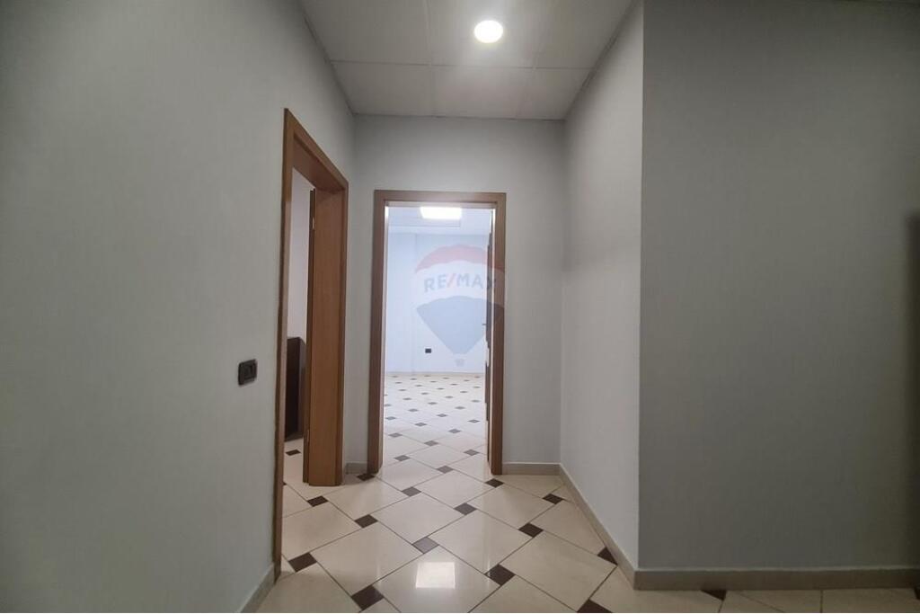 Zyrë për qira Rruga Brigada VIII
