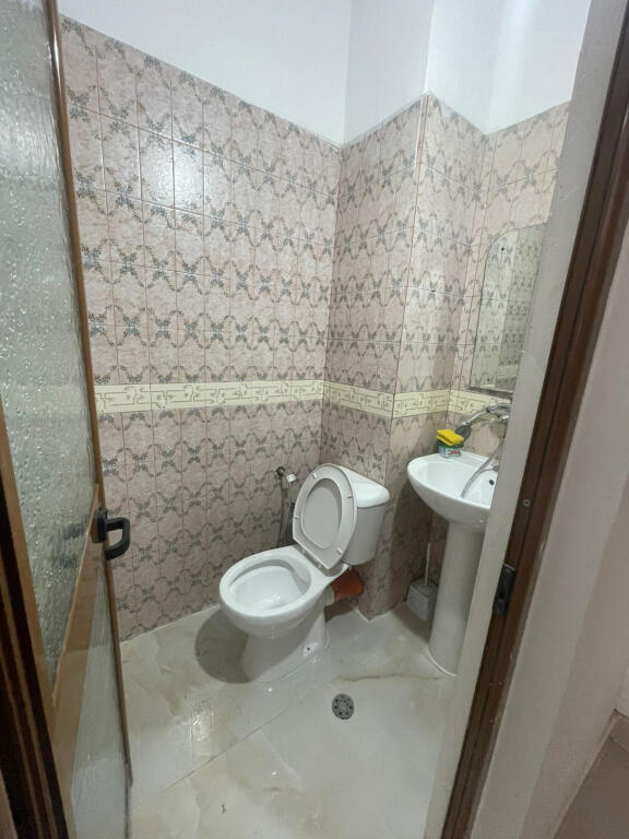 Negozio in Affitto in Myslm Shyri (ID BD21707) Tirana