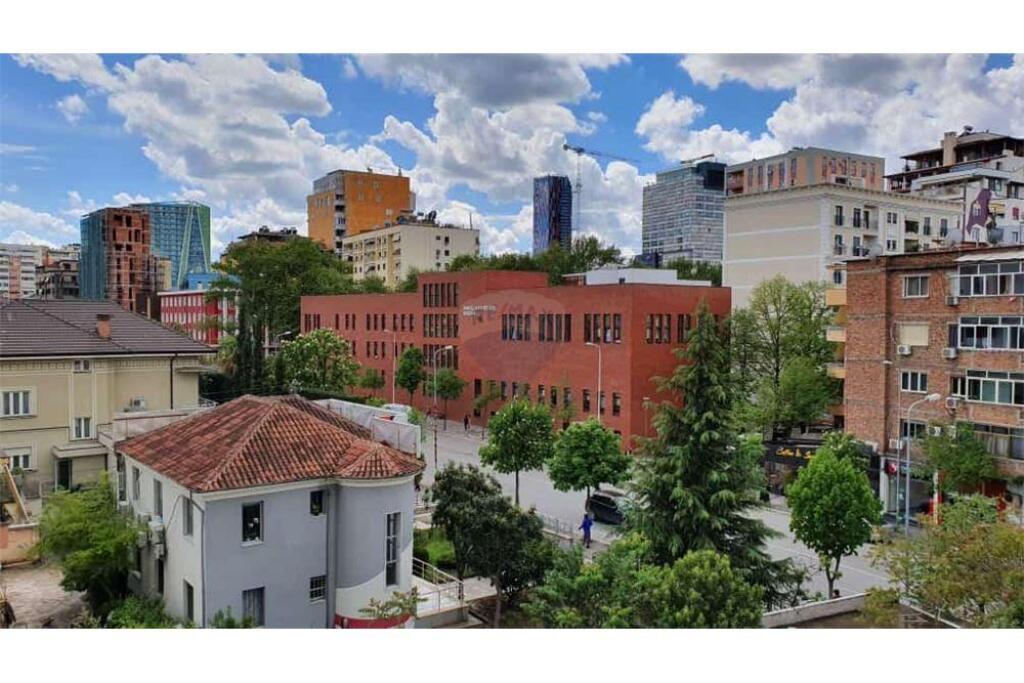 Apartament me qira 2+1 tek Rruga Elbasanit!