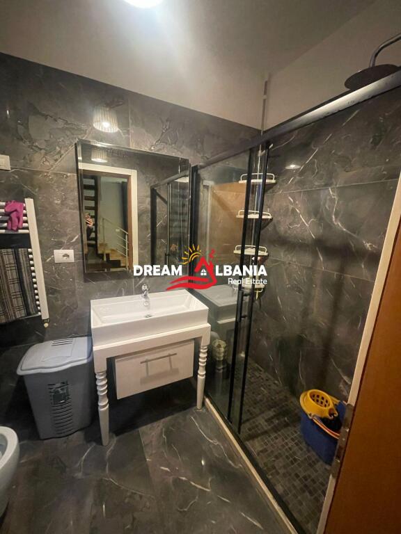 Duplex in affitto in una villa a 3 piani in Via Jordan Misja, vicino a Gener 2 a Tirana (ID 4251382)