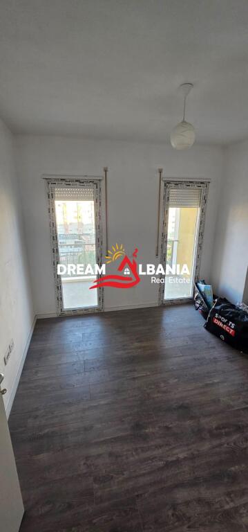 Appartamento 2+1+2 in affitto presso l'ex piazza Shqiponja (ID 42215256)