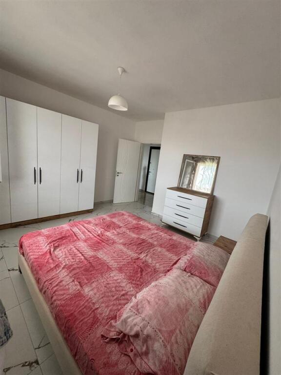 Jepet apartament 1+1 ne Kamez