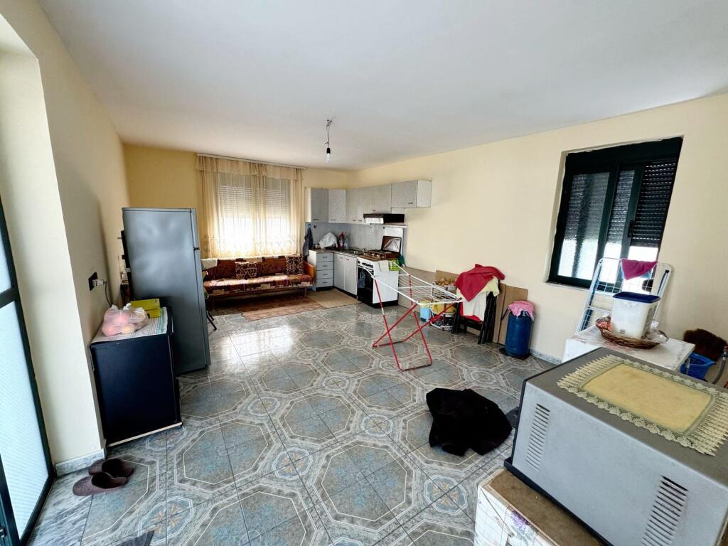 Kavaje, private house 2 floors + papafingo (usable), promenade "Taulantia", near the northern ring road, Kavaje