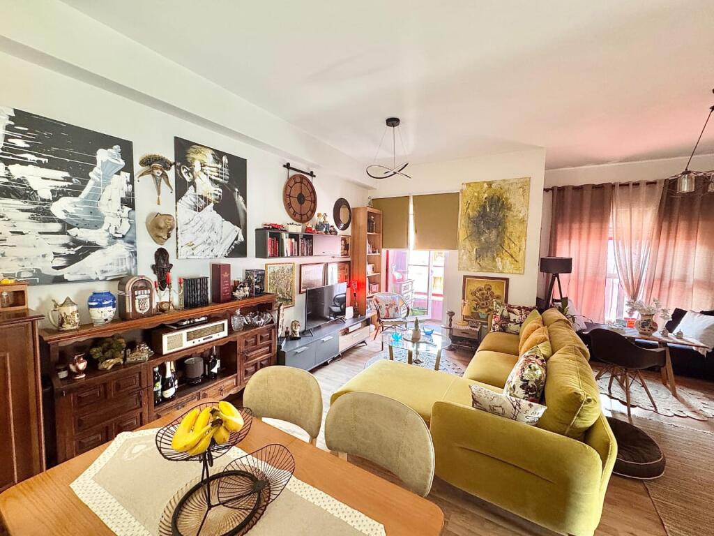 Appartamento in Vendita: 2 Camere da Letto + Balcone 📍Ali Demi – (Mangalem 21) || 129,500€