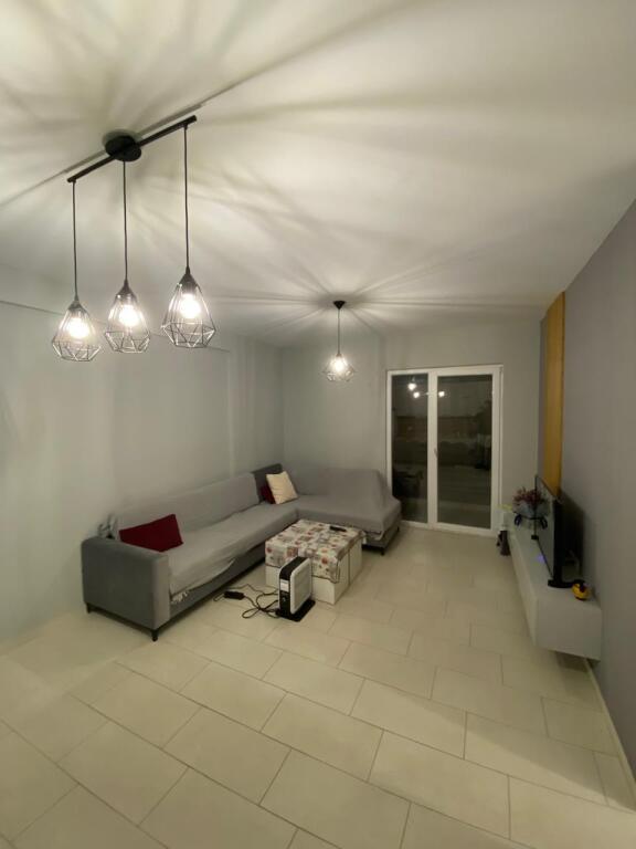 A 2+1+2 apartment is available on 5 May Street.