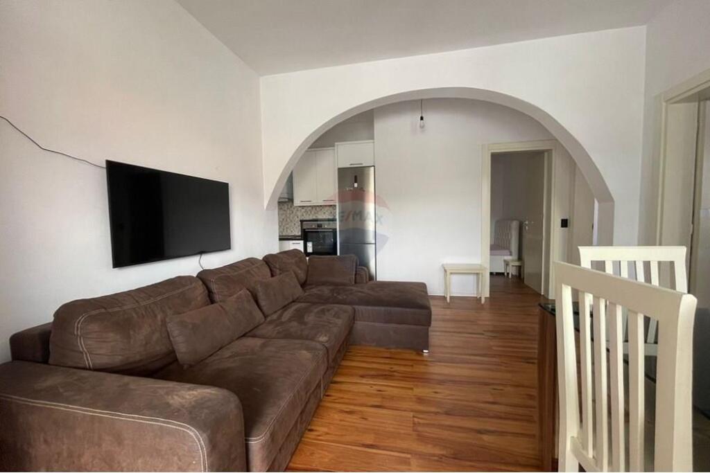 3+1 apartment for rent in Babrru.