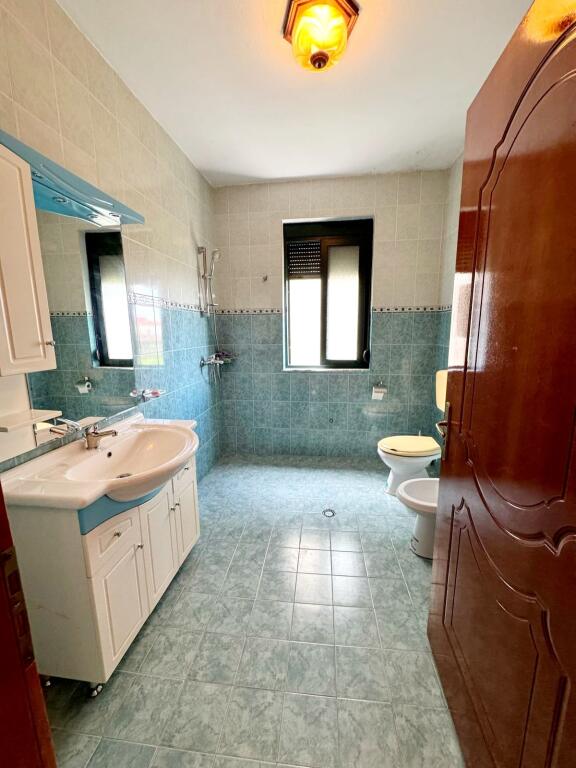 Kavaje, private house 2 floors + papafingo (usable), promenade "Taulantia", near the northern ring road, Kavaje