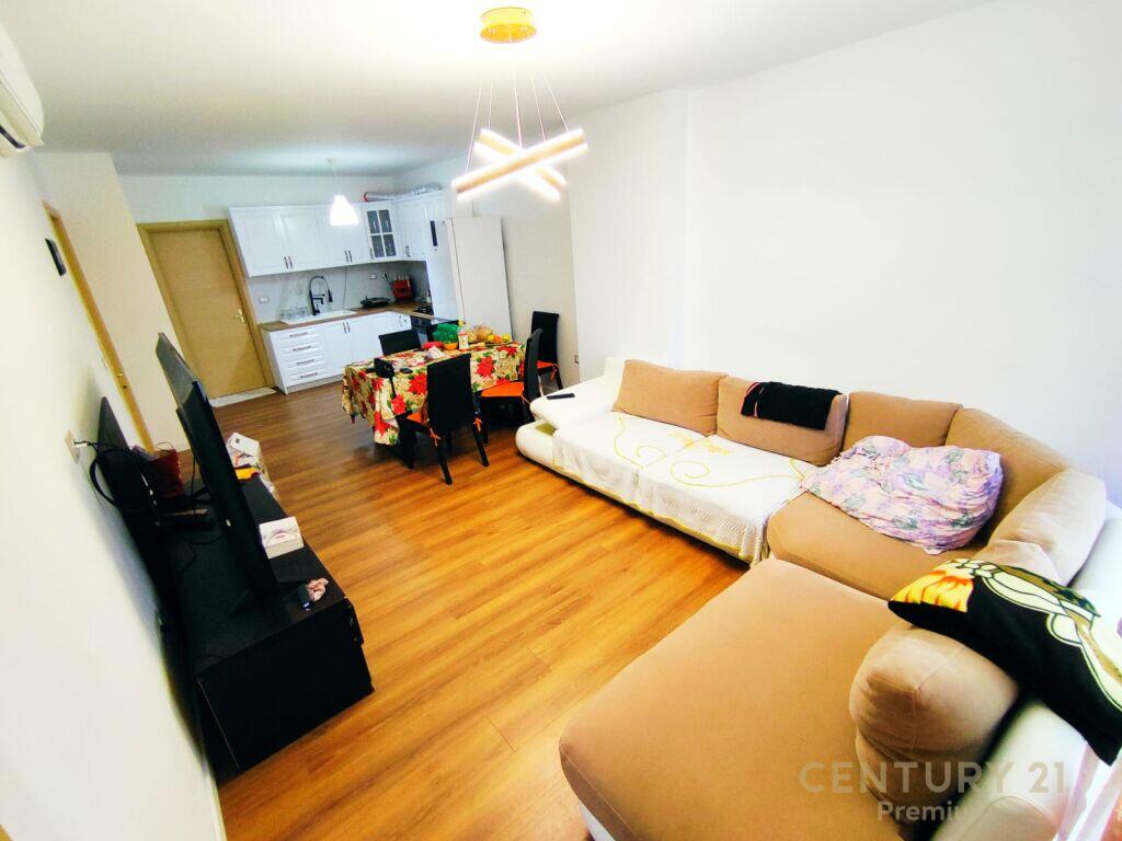 Apartment 2+1+2 for sale at Shkembi i Kavajes, Durrës!