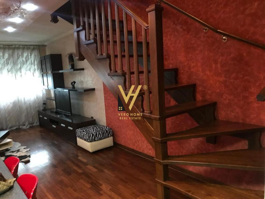 DUPLEX APARTMENT 2+1+BALCON FOR RENT NEAR THE FORMER EXHIBITION TODAY 700 EURO
