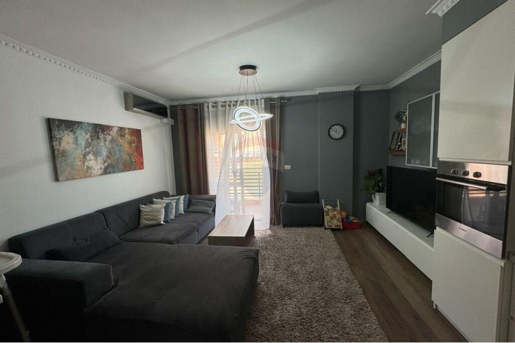 Apartment 2+1+2 for sale near Restaurant Fresku.