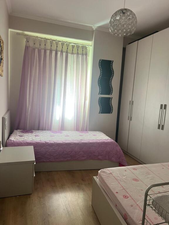 Affittasi appartamento 2+1+1 con balcone
