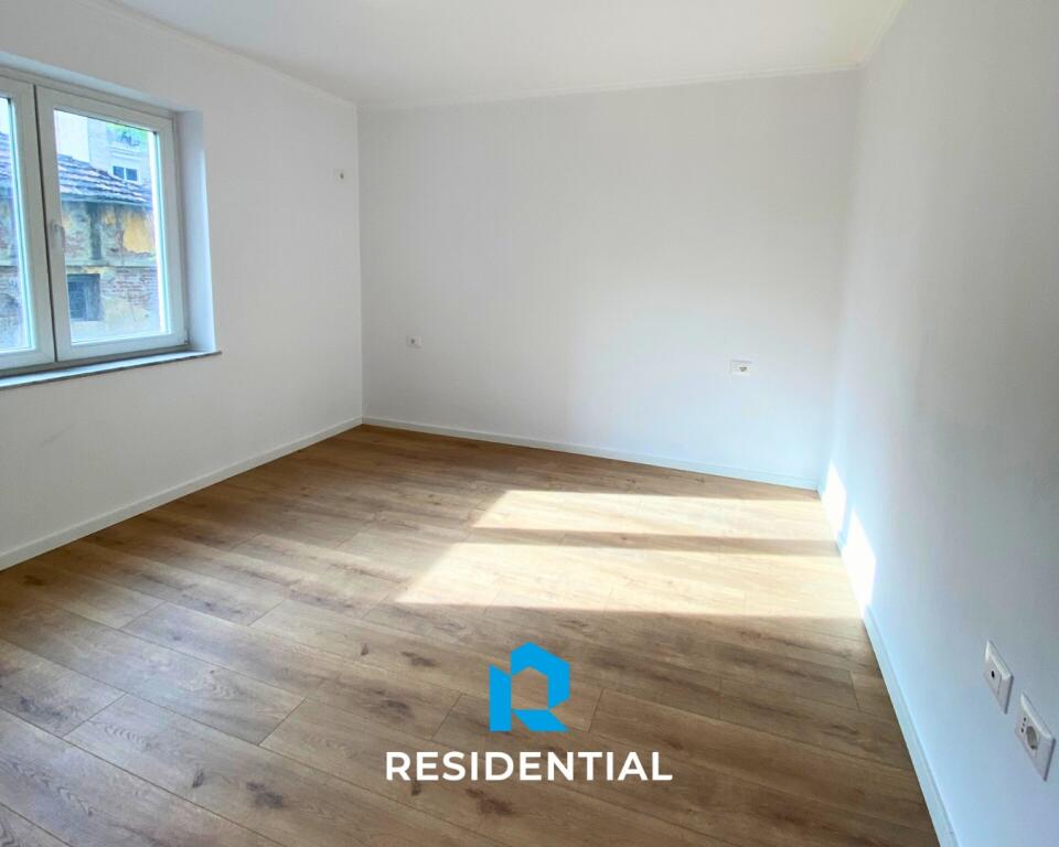On Durres Street, Office for Rent Opposite Hotel Colosseo!