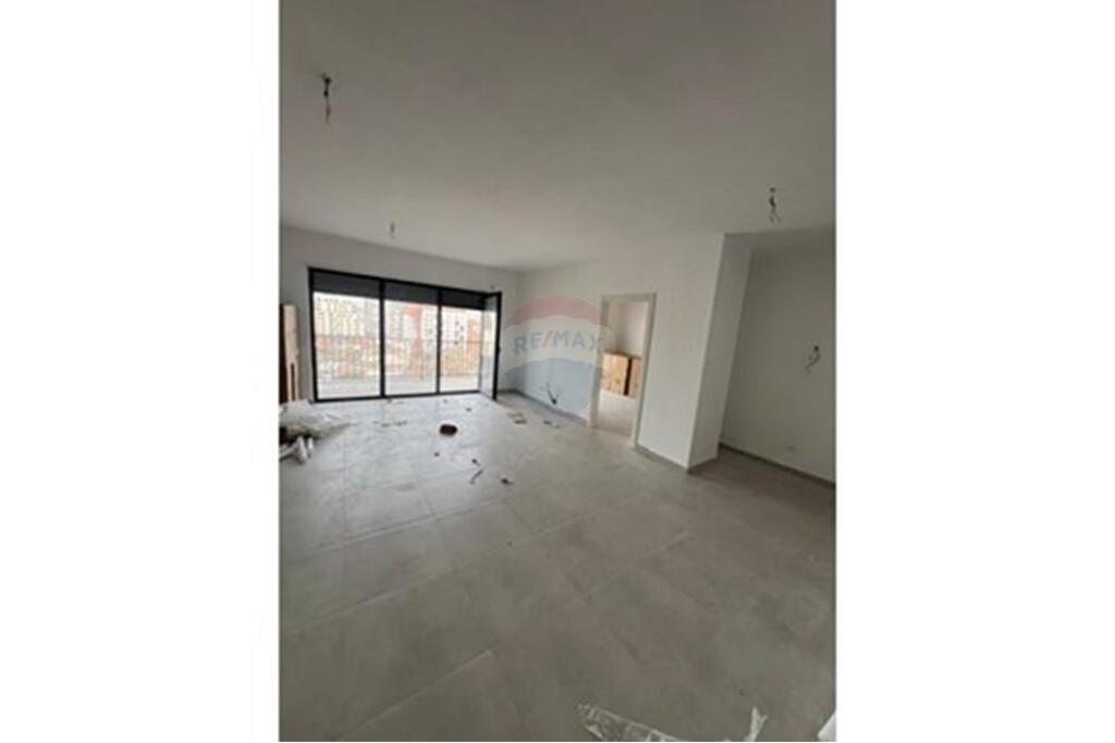 2+1+2 apartment in "Myslym Shyri"