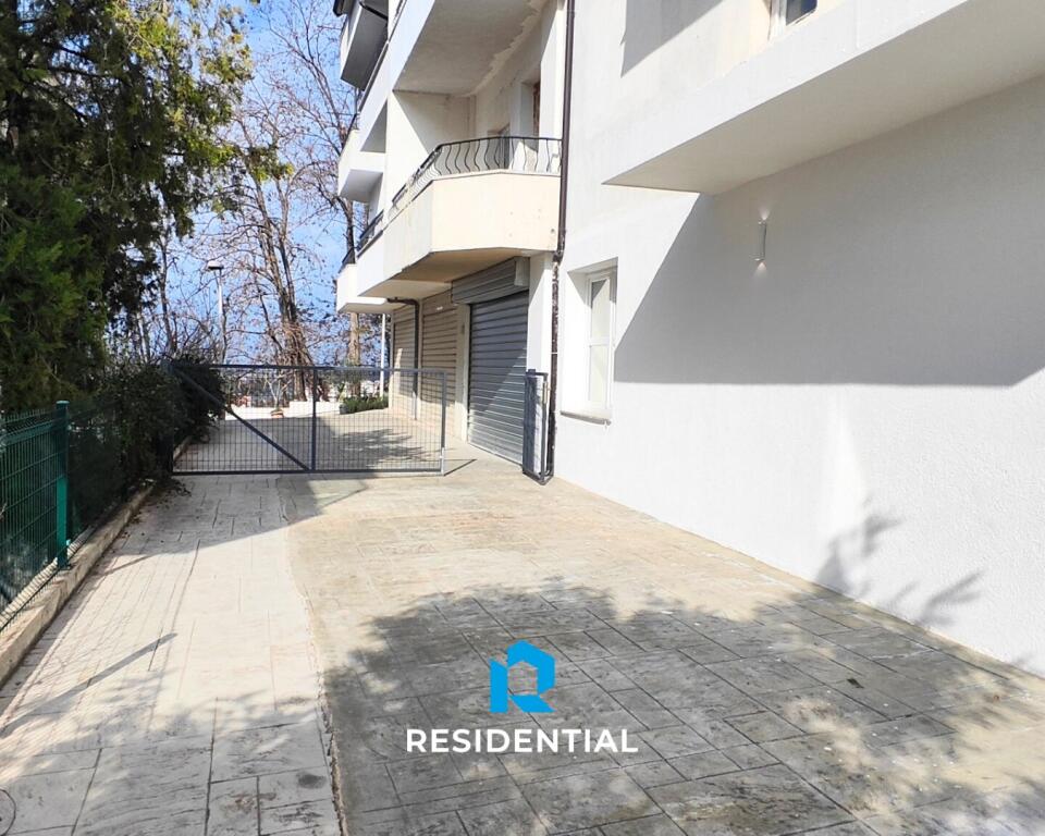In Linze si vende un appartamento 3+1 con giardino.