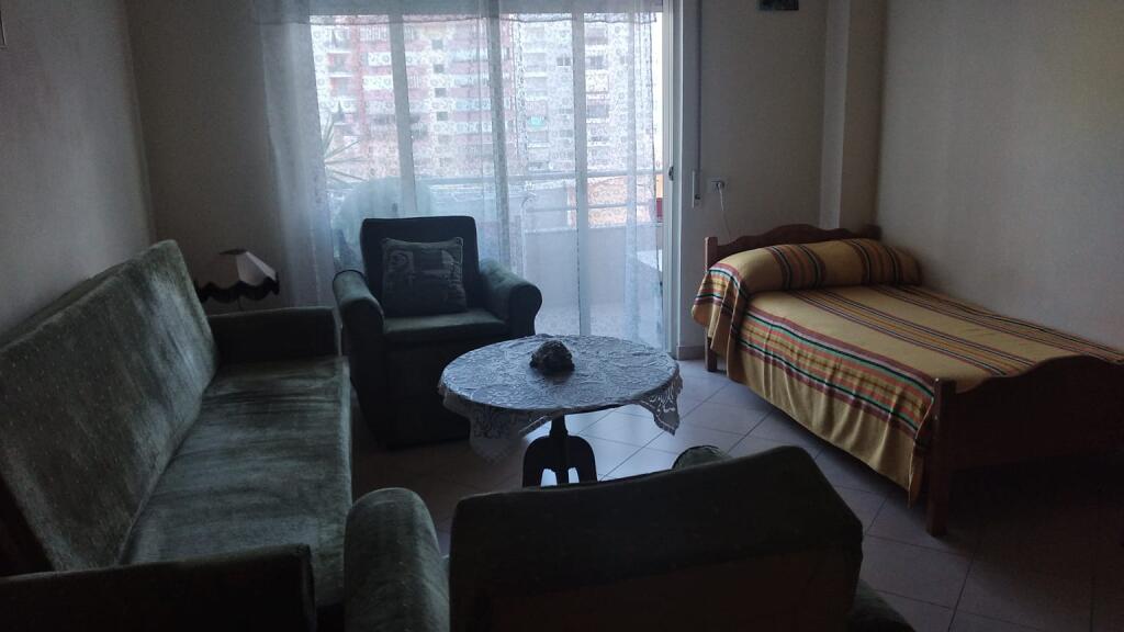 For rent, a studio on Don Bosko street (opposite the Catholic church) furnished for 350 euros (negotiable).