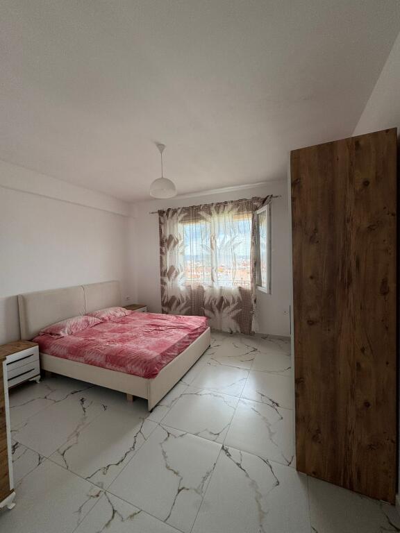 Jepet apartament 1+1 ne Kamez