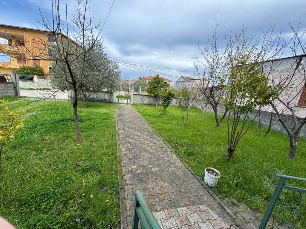 Kavaje, private house 2 floors + papafingo (usable), promenade "Taulantia", near the northern ring road, Kavaje