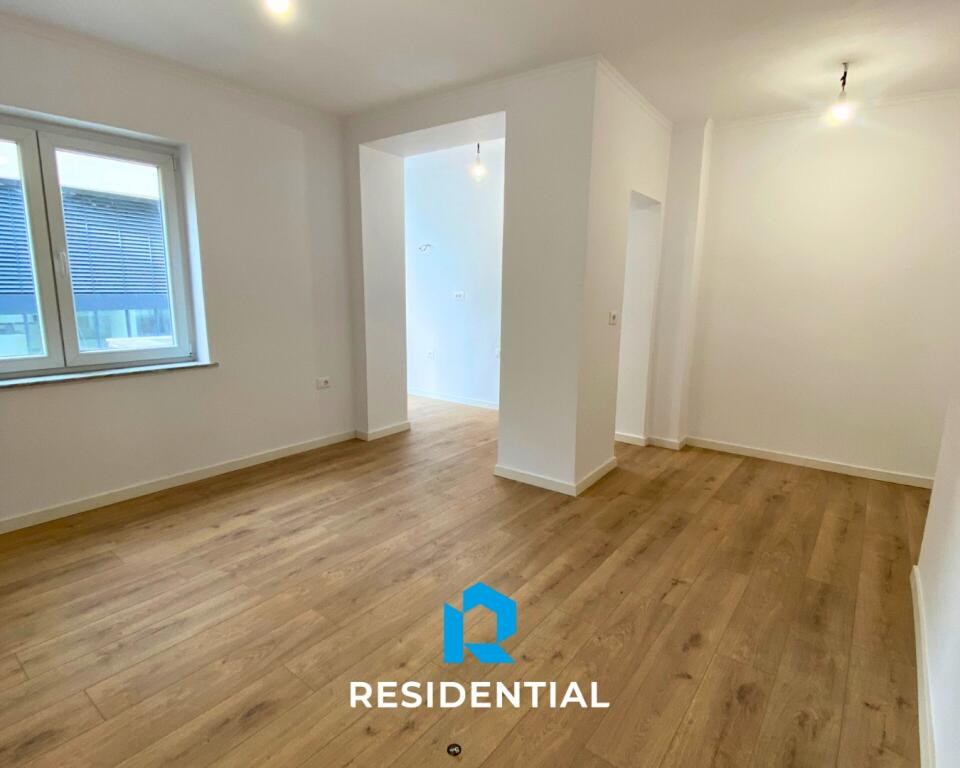 On Durres Street, Office for Rent Opposite Hotel Colosseo!