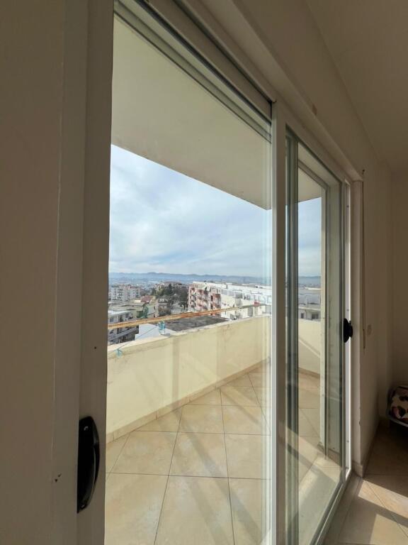 A 2+1 apartment is available for rent in Qesarake, near the Murages restaurant.