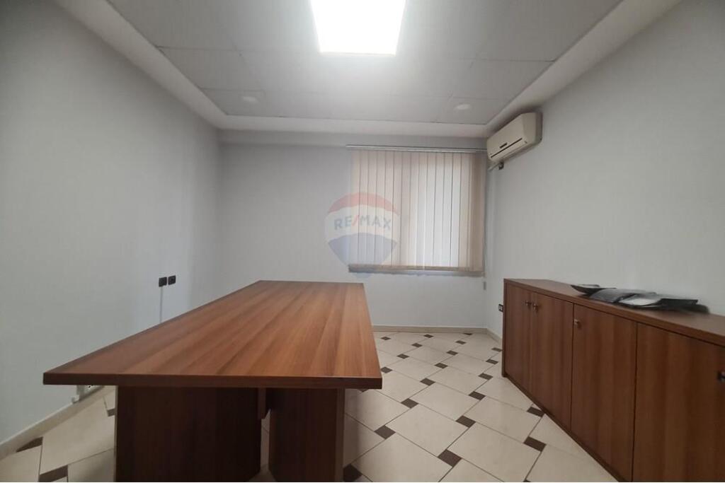 Zyrë për qira Rruga Brigada VIII