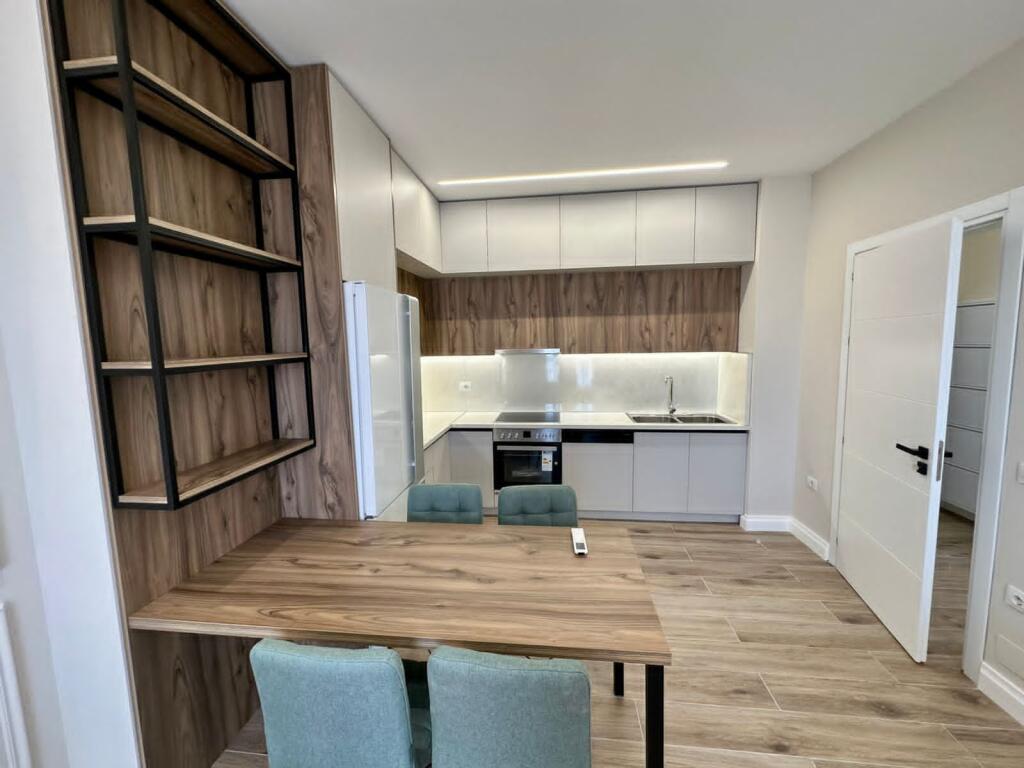 Apartament 1+1 me qira tek Fusha e Aviacionit